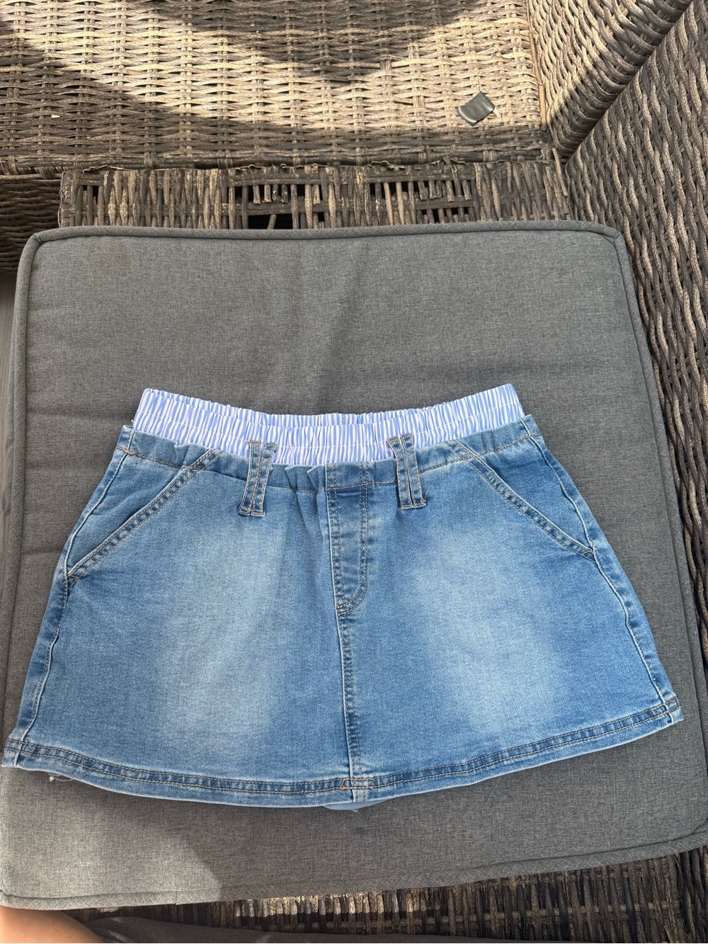 Madden Girl Jean Skirt with Built in Shorts and pockets! Women’s Size Medium